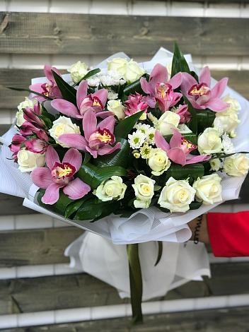 Букет цветов из: Розы и Хризантемы в Карабаш Республики Татарстан