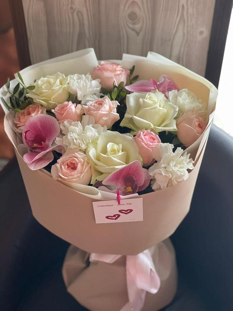 Букет цветов из: Орхидеи, Розы и Гвоздики в Карабаш Республики Татарстан