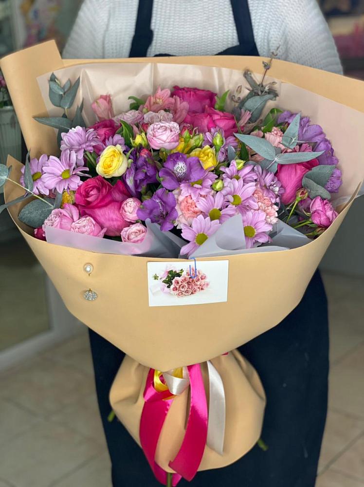 Букет цветов из: Хризантемы, Гвоздики и Альстромерии в Карабаш Республики Татарстан