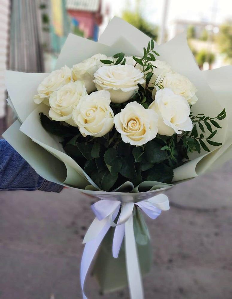 Букет Белые розы Проуд в Карабаш Республики Татарстан