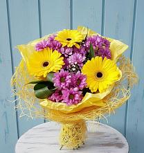 Букет цветов из:  Хризантемы и Герберы в Карабаш Республики Татарстан