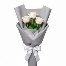 Букет 3 белые розы в Карабаш Республики Татарстан