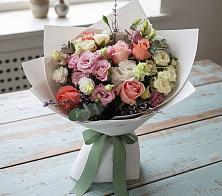 Букет цветов из:  Розы, Лизиантусы и Гвоздики в Карабаш Республики Татарстан