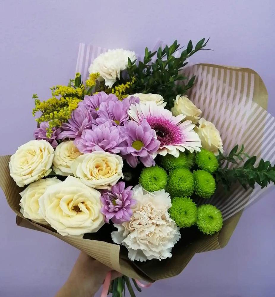 Букет цветов из: Хризантемы, Розы, Гвоздики и Герберы в Карабаш Республики Татарстан