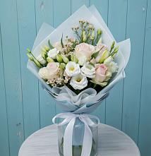 Букет цветов из:  Розы и Лизиантусы в Карабаш Республики Татарстан