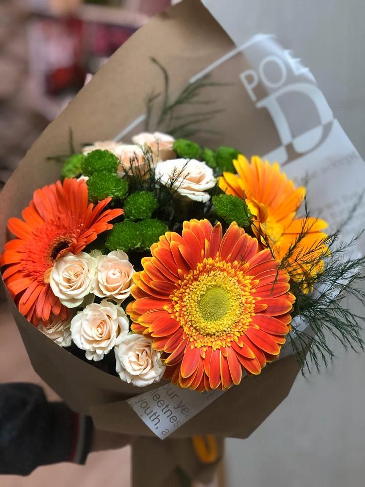 Букет цветов из: Герберы, Хризантемы и Розы в Карабаш Республики Татарстан