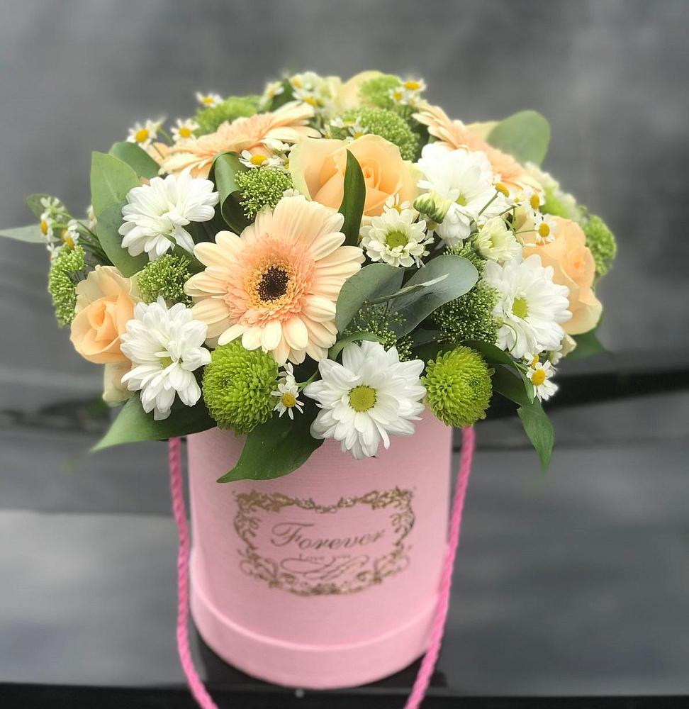 Цветочная композиция из Розы, Герберы и Хризантемы в шляпной коробке в Карабаш Республики Татарстан