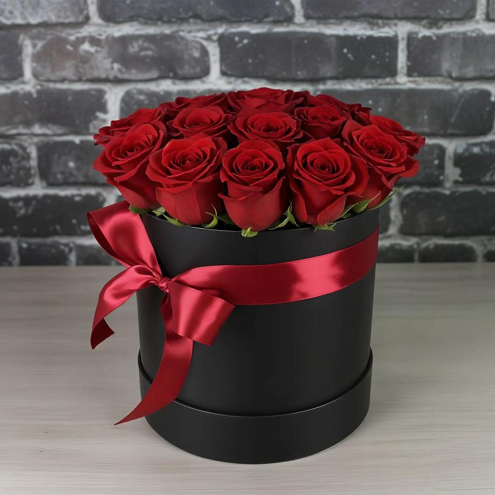 Цветочная композиция из Розы в шляпной коробке в Карабаш Республики Татарстан