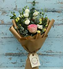 Букет цветов из:  Розы и Лизиантусы #REPLACE_PRED# Карабаш Республики Татарстан